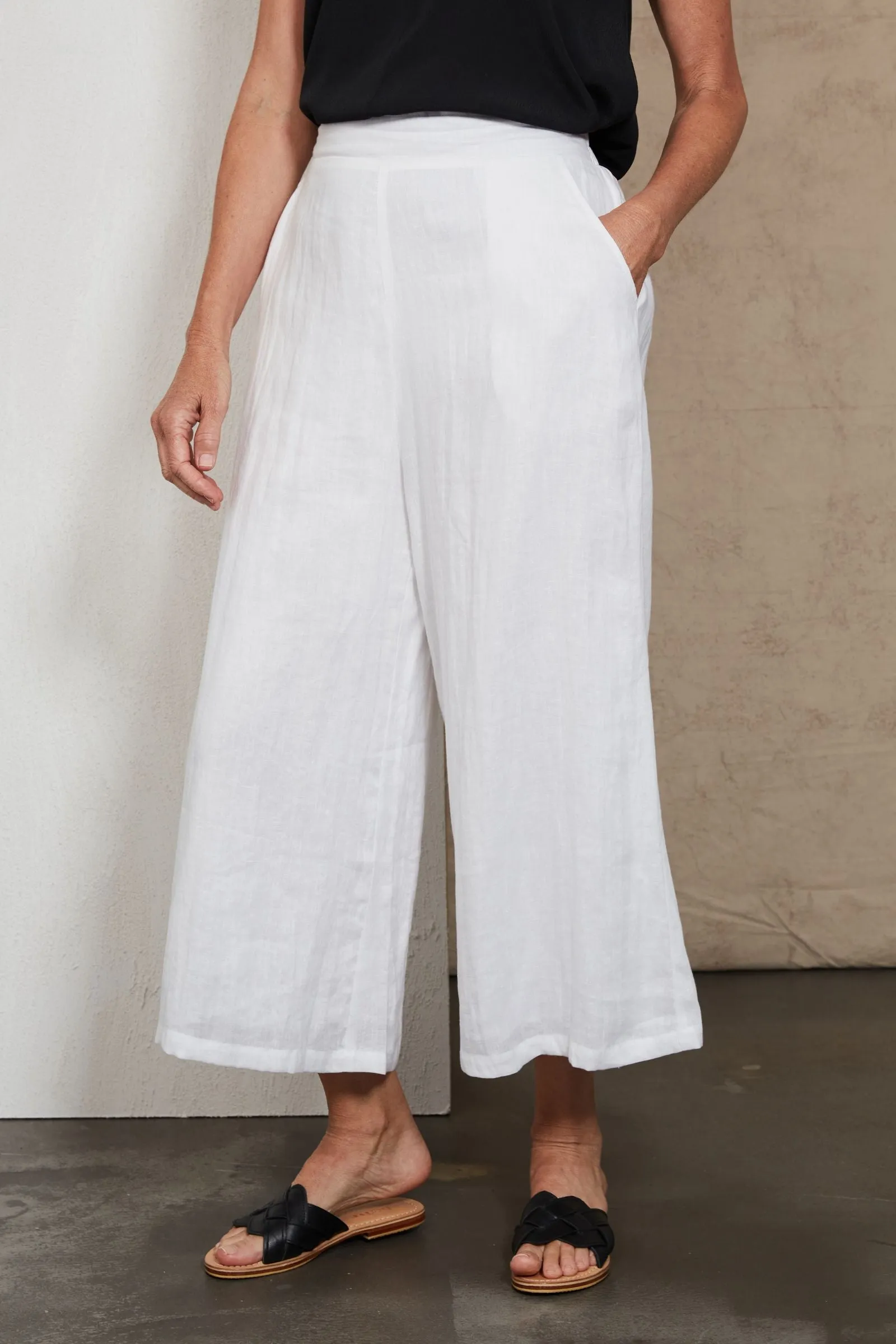 Eb & Ive 'Studio Crop Pant'- Salt